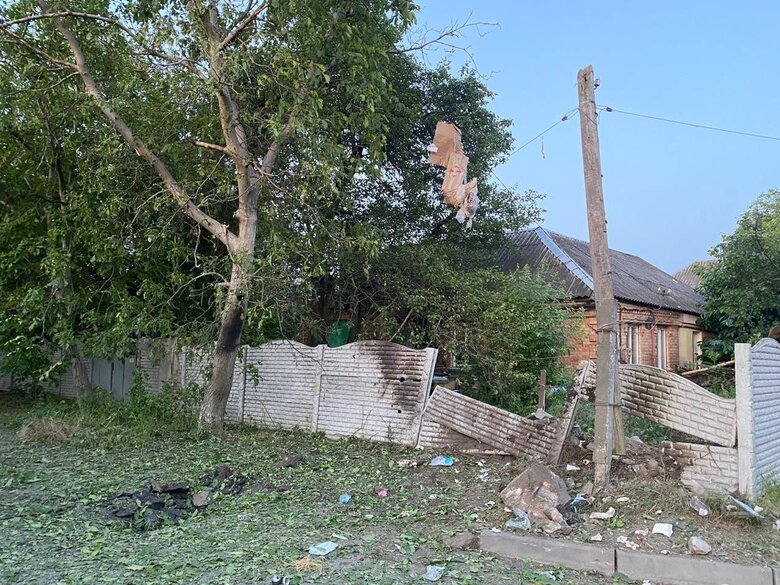 Враг непрерывно обстреливает Никопольщину, повреждено коммунальное предприятие и дома, - ОВА 01 Враг непрерывно обстреливает Никопольщину, повреждено коммунальное предприятие и дома, - ОВА 01