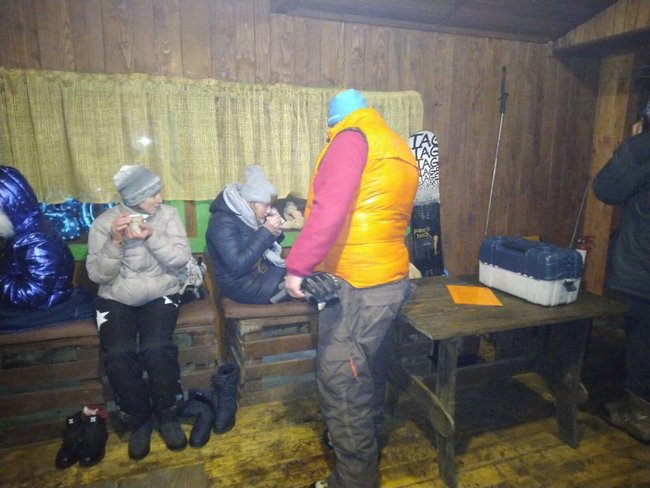 У Славському з підйомника, який зупинився, зняли 32 туристів, - ДСНС 03