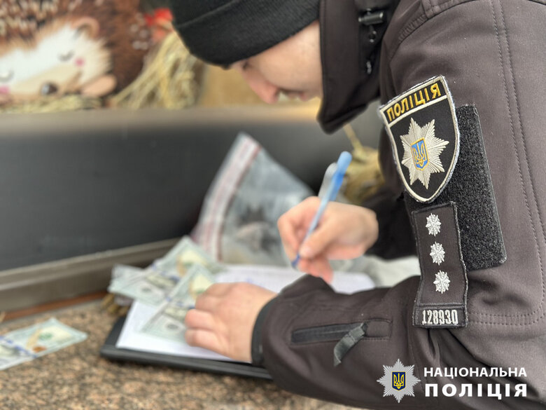 Працівник ТЦК в Одесі за гроші видаляв чоловіків із бази розшуку