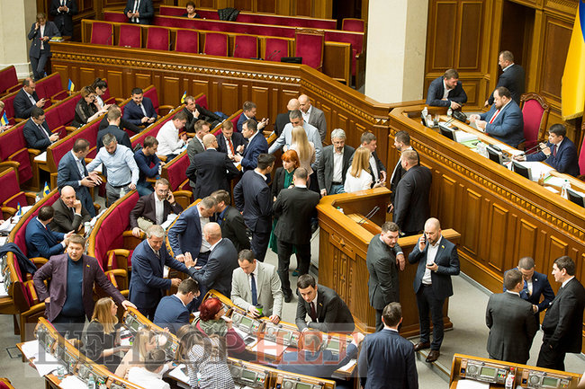 Стефанчук и Регламент, рассказ от Шуфрича и предложение к Шинкаренко вечером решить вопрос зп, - рабочий день ВР 2 октября 24