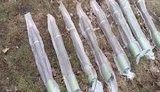 Прикордонники виявили 8 кумулятивних боєприпасів у сховку на Донеччині. ВIДЕО