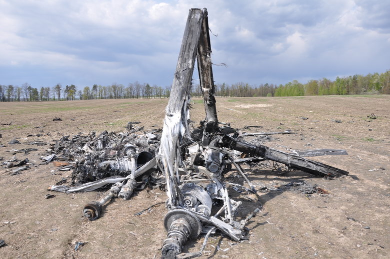 Покинутые позиции российских оккупантов в районе Гостомеля и Здвижовки под Киевом 60