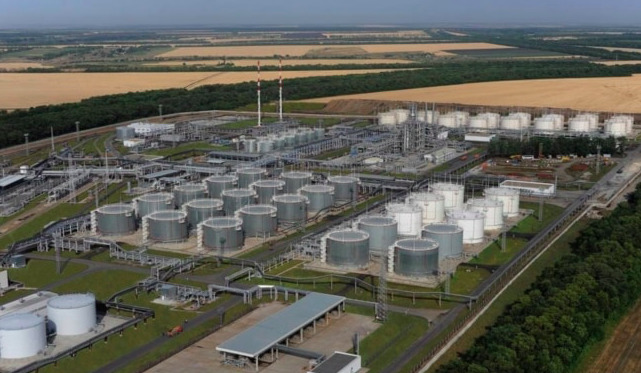 Медведчук смог вернуться в политику благодаря нефтяному бизнесу в РФ и связям с украинскими властями, - СМИ 01