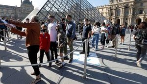 Лувр открылся после 4 месяцев простоя из-за коронавируса