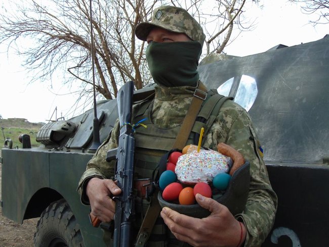 Празднование Пасхи военнослужащими в зоне проведения ООС 03
