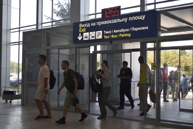 Реконструированный аэропорт в Полтаве принял первый рейс 03