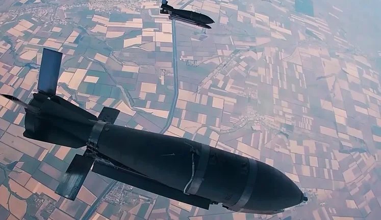 Россия планирует произвести до 120 000 планирующих авиабомб до конца года, - ГУР