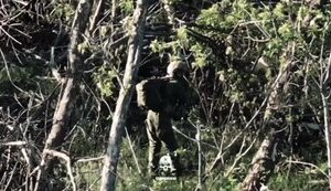 Дрон-камікадзе бійців 72 ОМБр ліквідував окупанта, який стояв і не ворушився. ВIДЕО
