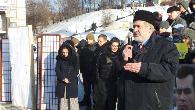 "Беззахисні захисники": в Києві пройшла акція солідарності із заарештованим в окупованому Криму адвокатом Курбедіновим 07 "Беззахисні захисники": в Києві пройшла акція солідарності із заарештованим в окупованому Криму адвокатом Курбедіновим 07
