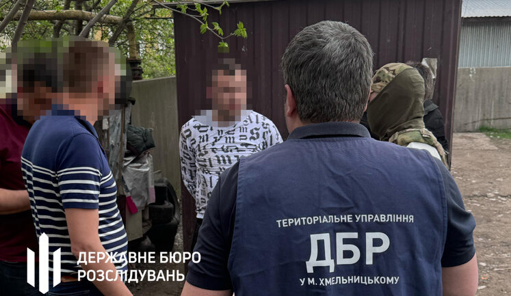 Правоохранитель из Буковины вместе с сообщником переправлял уклонистов в Румынию, - ГБР. ФОТОрепортаж