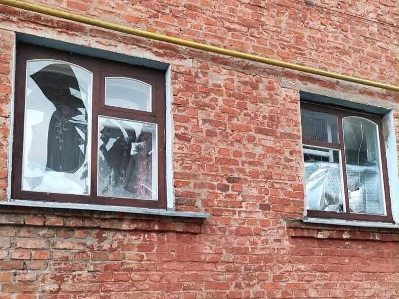 Масовані атаки на Чернігівщину: 37 вибухів, зруйновані будинки та поранений