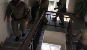 "Заставляли есть соль и не давали им пить воду". Подробности спецоперации по задержанию банды, похищавшей и пытавшей бизнесменов и их родственников