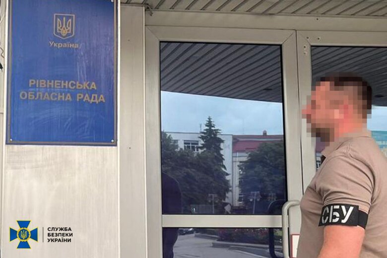 Заступника глави Рівненської облради викрили на хабарі у 600 тисяч грн
