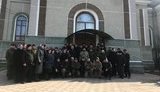Громада ПЦУ на Тернопільщині за підтримки "Правого сектора" відстояла храм. В УПЦ МП заявили про "силове заволодіння". ФОТО