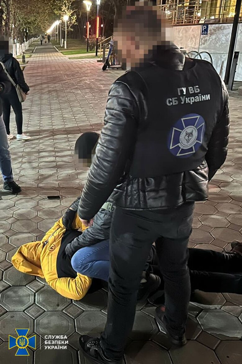 In Odesa, director of personnel agency was detained, who transported evaders to EU under guise of going to work abroad, - SSU 01