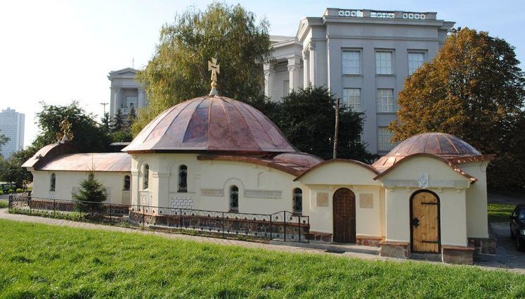 Сегодня ночью неизвестные подожгли храм на месте Десятинной церкви в Киеве. ФОТО + ВИДЕО