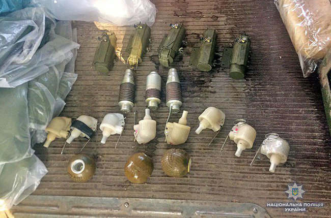 Автомобиль с арсеналом боеприпасов задержан на Донетчине, - Нацполиция 01