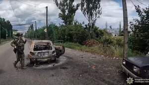 During evacuation, car was attacked by drones in Pokrovsk: civilian killed, police officer wounded. VIDEO