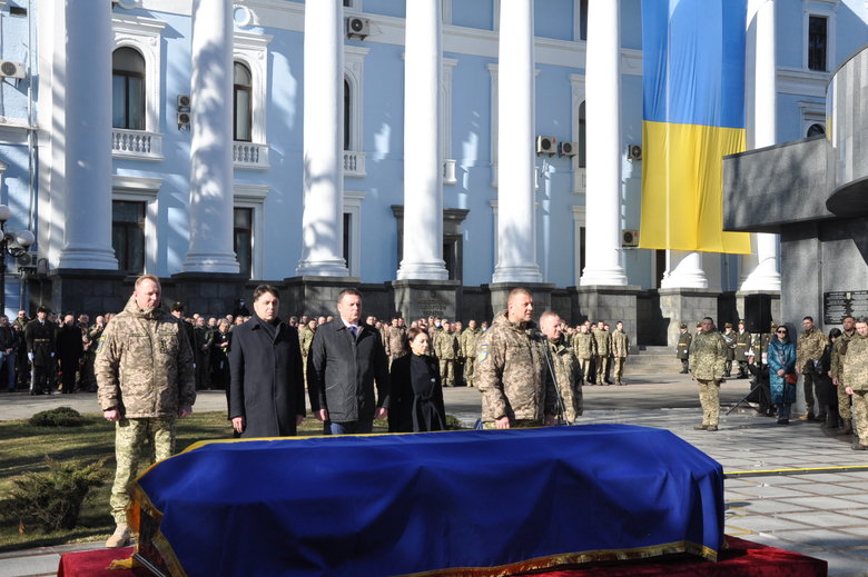 В Києві попрощалися із загиблим внаслідок російського обстрілу розвідником 30-ї ОМБр Антоном Сидоровим 25