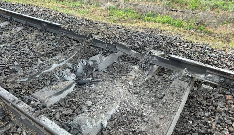Russians attacked railway infrastructure in Dnipropetrovsk region: electric locomotive driver and his assistant wounded