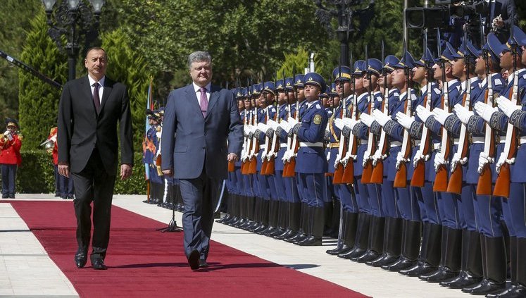 Poroshenko, Aliyev start talks in Baku, - press secretary Tseholko. PHOTO