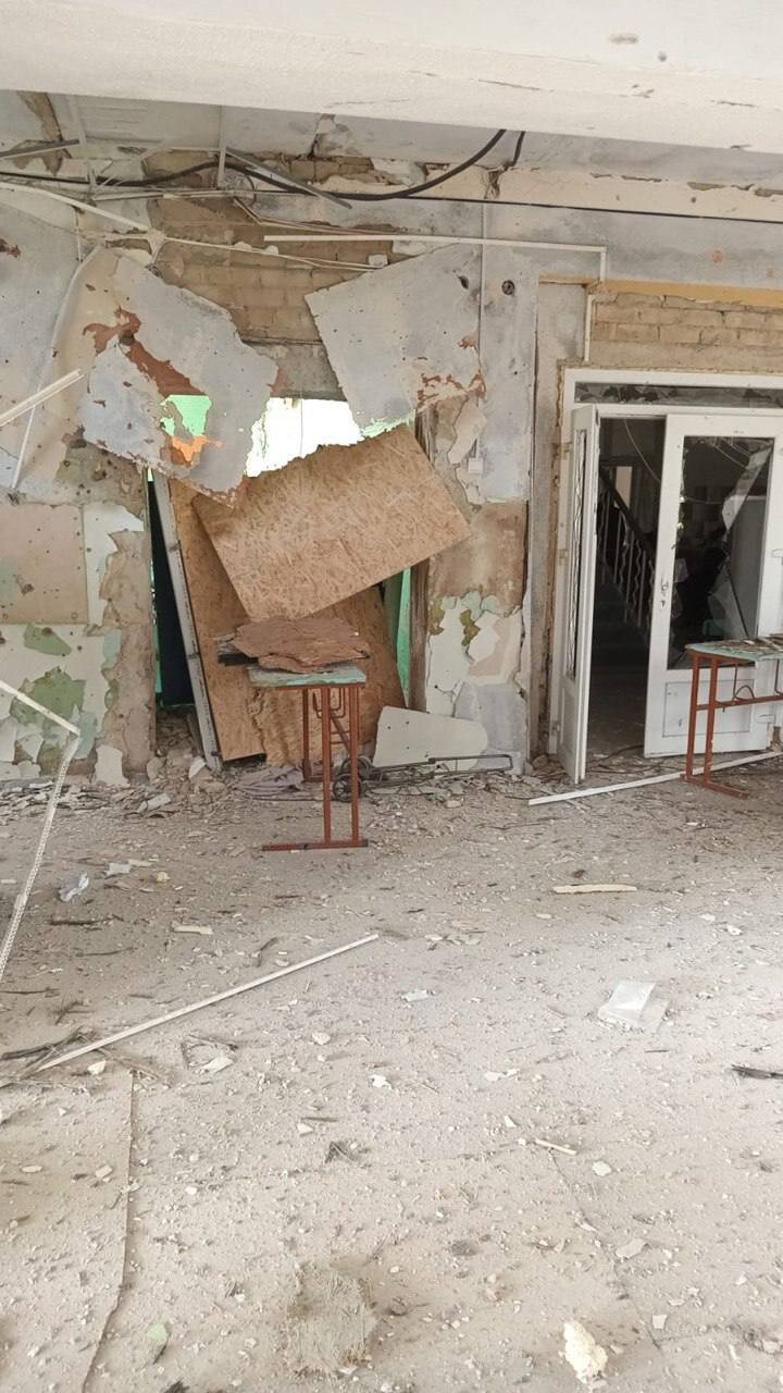 Russians attacked a school in Beryslav