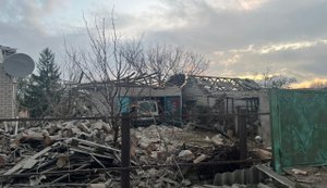 Доба на Донеччині: двоє людей загинули, 7, - поранено, пошкоджені будинки та автівки. ФОТОрепортаж