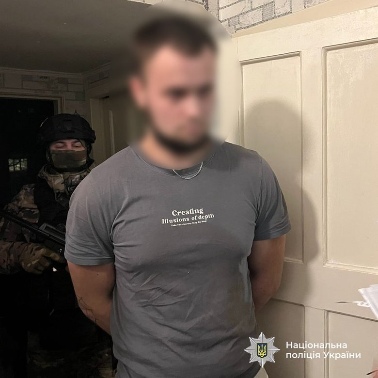 Нацполіція затримала угруповання, учасники якого вивозили військових за кордон