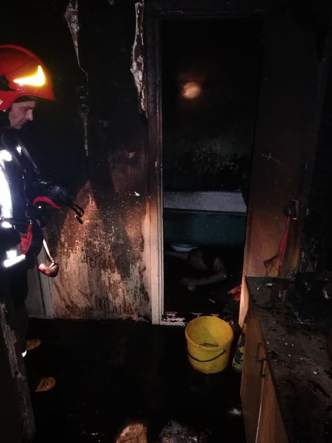 У Подільському районі Києва під час пожежі в 16-поверхівці загинуло 2 особи, - ДСНС 03