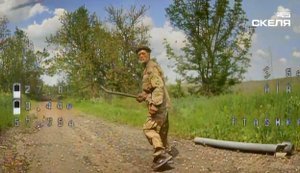 Оккупант с палкой пытался отбиться от FPV-дрона бойцов "Скалы" и был ликвидирован. ВИДЕО
