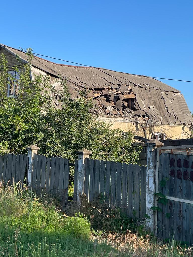 Рашисти ударили по Торецьку, поцілили у школу, пошкоджено 15 багатоповерхівок та адмінбудівлі, - ОВА 08