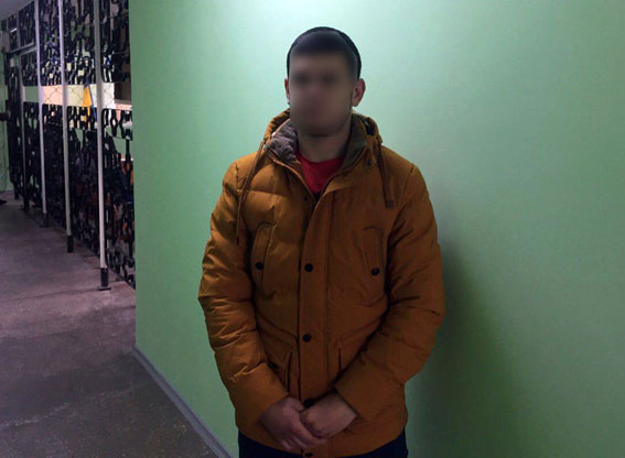 Колишній співробітник виправної колонії ДНР затриманий в пункті пропуску Новотроїцьке, - Нацполіція 01 Колишній співробітник виправної колонії ДНР затриманий в пункті пропуску Новотроїцьке, - Нацполіція 01