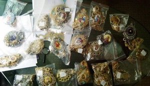 Прокуратура задержала бывшего протоиерея, пытавшегося продать за $500 тыс. похищенные реликвии митрополита Владимира, - Луценко. ФОТОрепортаж
