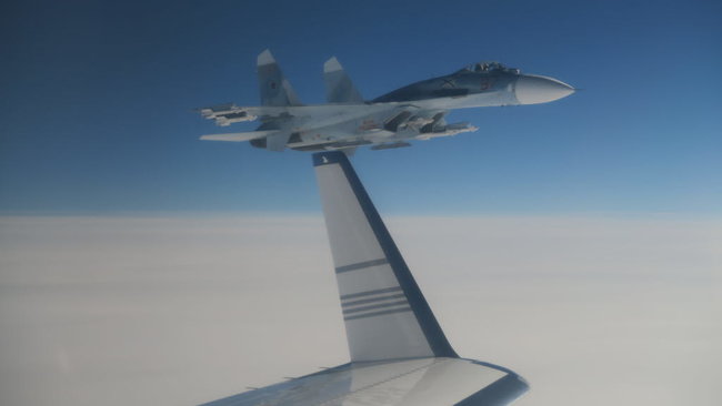 Російський Су-27 наблизився на 20 метрів до шведського літака над Балтикою 01