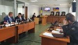 Суд у справі Януковича оголосив перехід до дебатів сторін. Захист залишив засідання