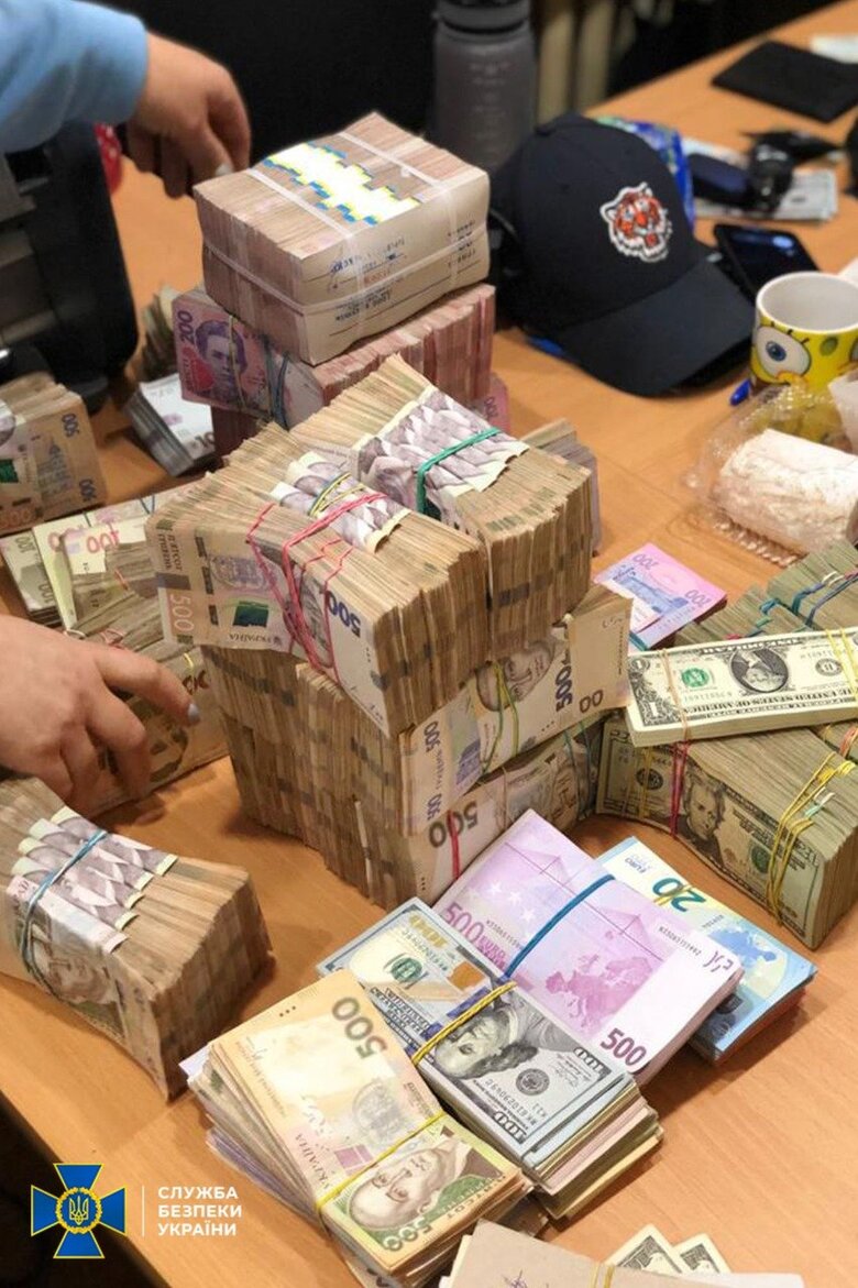 Ликвидирован канал финансирования агентуры РФ в Украине, нейтрализована группировка, действовавшая в интересах спецслужб агрессора, - СБУ 03 Ликвидирован канал финансирования агентуры РФ в Украине, нейтрализована группировка, действовавшая в интересах спецслужб агрессора, - СБУ 03