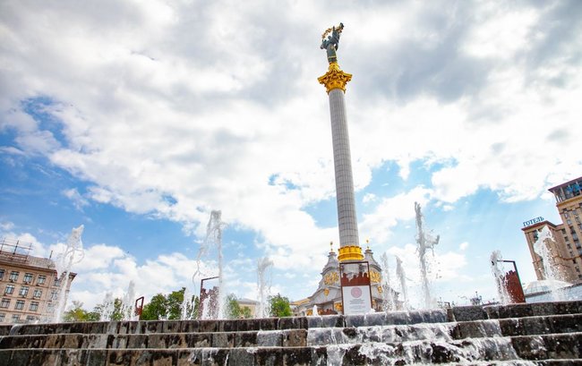 У центрі Києва запрацювало 6 фонтанів 06