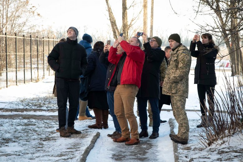 Зону ООС посетила делегация британских переговорщиков 03