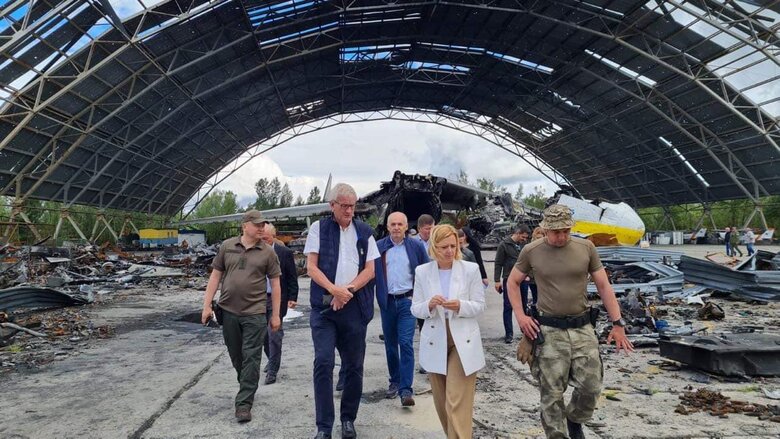Члены наблюдательного совета YES прибыли в Украину, чтобы обсудить пути увеличения международной поддержки нашей страны 02