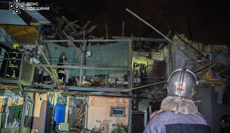 Ворог ударив по Одесі: зруйновано квартири в житловому будинку. ВІДЕО+ФОТОрепортаж