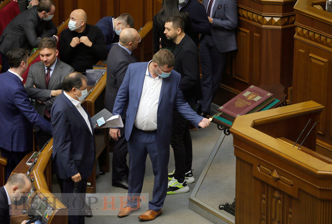 Открытие сессии, Корниенко и Конституция, радостный Дубинский и веселый рассказ Тимошенко, - день работы ВР 2 февраля 27