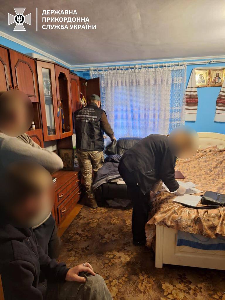 Викрито схему переправлення порушників через кордон