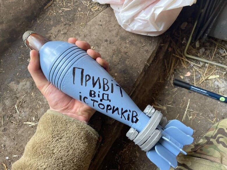 СтуденТИ, - у Києві відкрилась виставка про загиблих на російсько-українській війні студентів 08