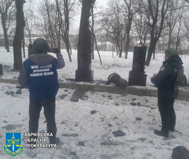 Consequences of shelling of Vovchansk by occupiers: building of enterprise was destroyed, monuments in city park were damaged 04