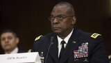U.S. defense secretary arrives in Ukraine. VIDEO