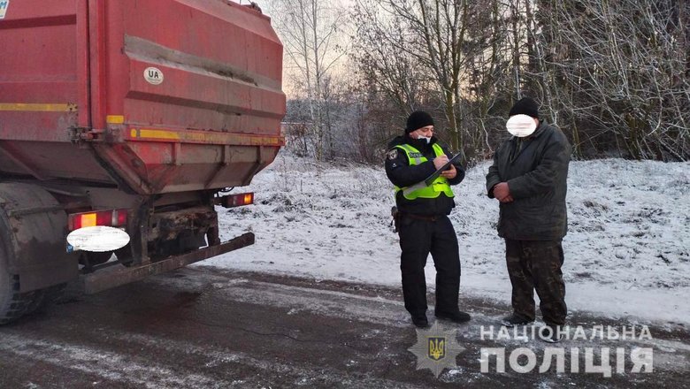 Сміттєвоз на смерть збив шестирічну дитину поблизу зупинки громадського транспорту на Чернігівщині, - поліція 02