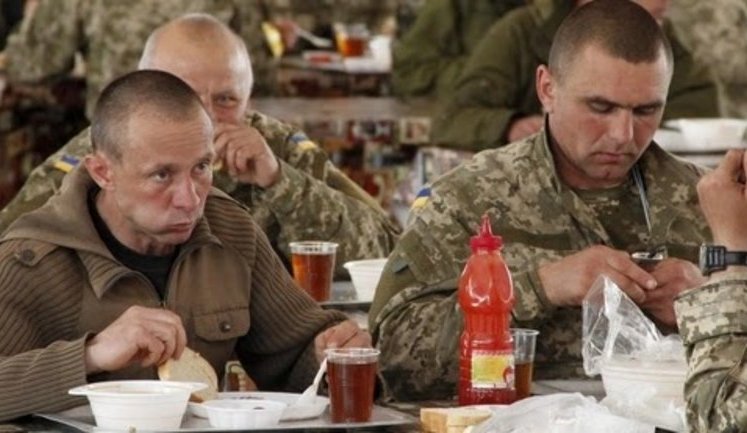 Реформа системи харчування у ЗСУ: всі компанії, які поставляли в армію продукти, вибиваються з ринку трьома старими аутсорсерами, - волонтерка Петреня