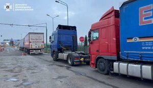 Polish farmers start blocking Medyka-Shehyni checkpoint. VIDEO