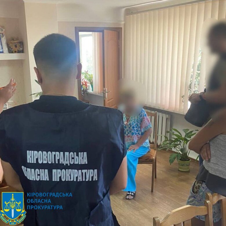 Допомагала ухилянтам отримати відстрочку від призову: Посадовицю аспірантури Льотної академії НАУ викрито на отриманні 23 тис. грн хабара, - Офіс Генпрокурора 01