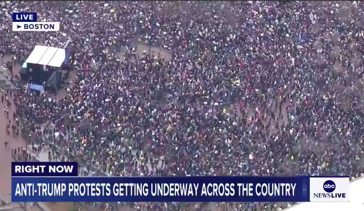 Руки геть!: Тисячі американців вийшли на протести проти Трампа і Маска. ВІДЕО+ФОТОрепортаж